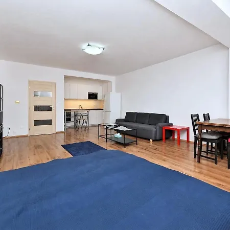 Modern With Parking, 10 Minutes To The Center, Netflix Appartement Bratislava