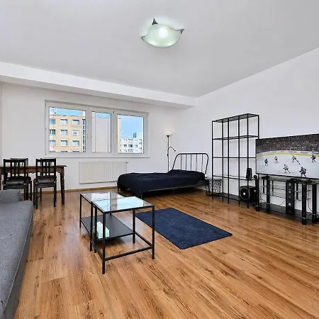 Modern With Parking, 10 Minutes To The Center, Netflix * Bratislava