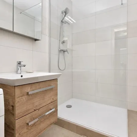 Appartement Modern With Parking, 10 Minutes To The Center, Netflix