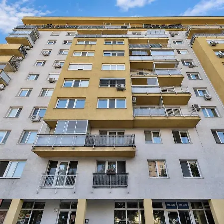 Modern With Parking, 10 Minutes To The Center, Netflix * Bratislava